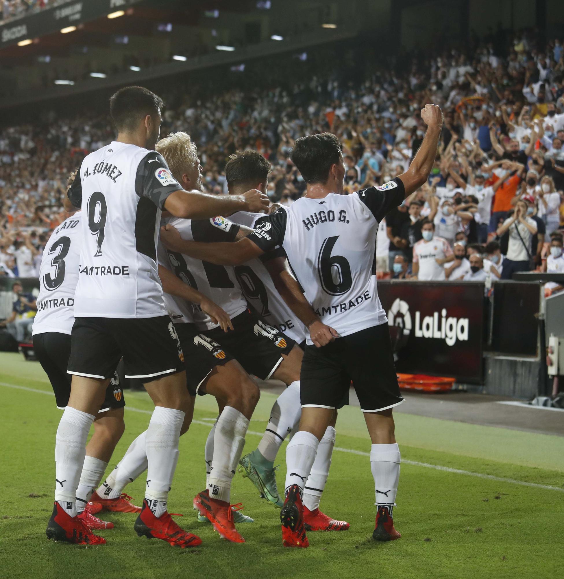 Las imágenes del partido entre el Valencia CF y el Real Madrid