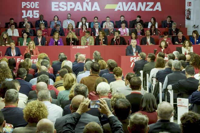 El PSOE hace un último intento para que Sánchez no dimita: ¡Quédate, merece la pena!