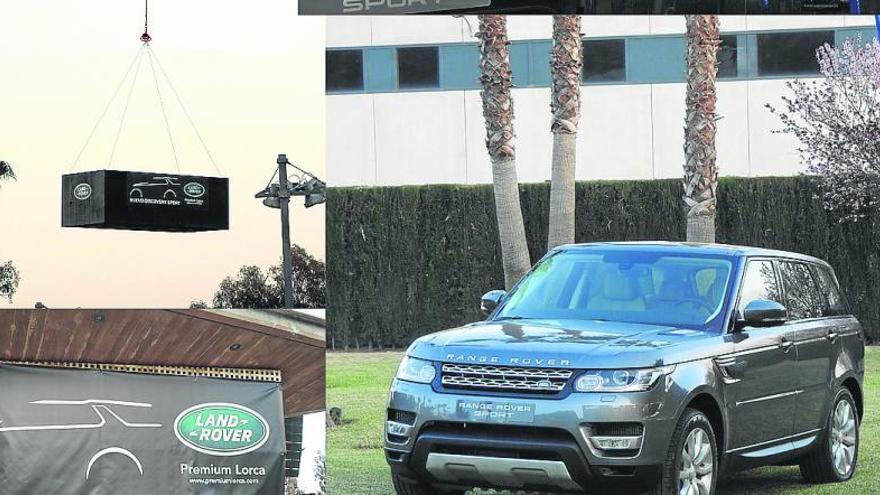 El nuevo Land Rover Discovery Sport levantó mucha expectación y fue examinado con interés por los asistentes al acto