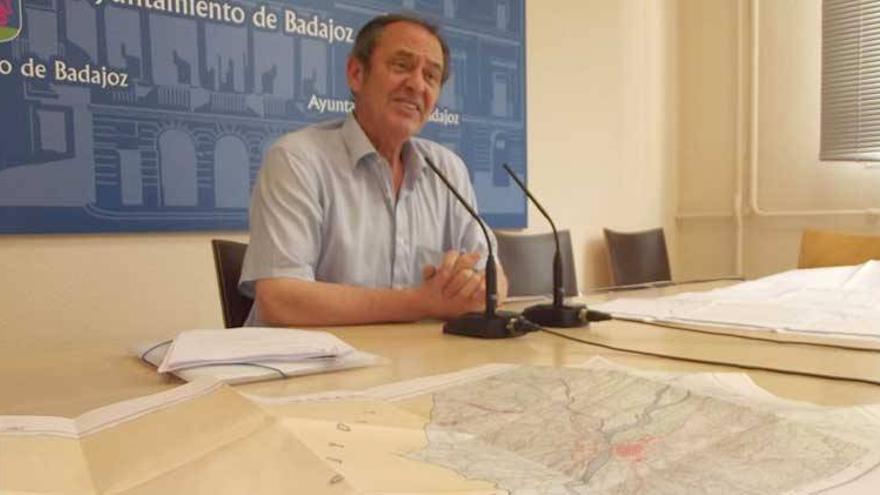 El Ayuntamiento de Badajoz inicia la recuperación de una docena de caminos &quot;usurpados&quot; por particulares