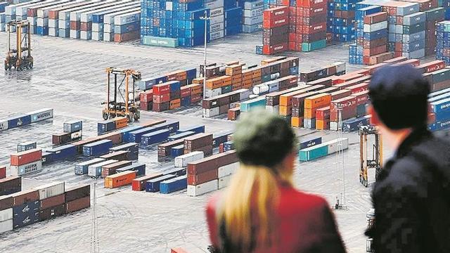 Contenedores en el Puerto de Barcelona, una de las salidas para las exportaciones.