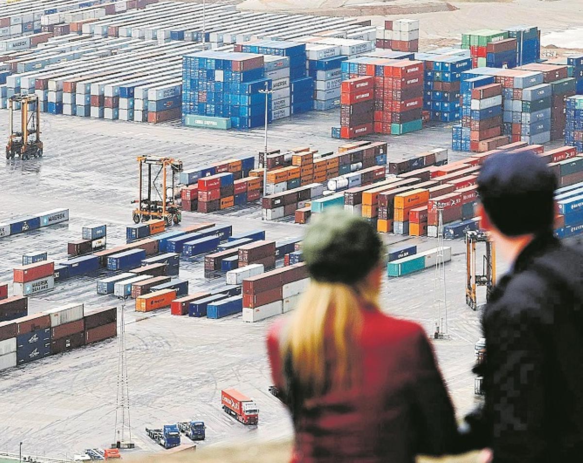 Contenedores en el Puerto de Barcelona, una de las salidas para las exportaciones.