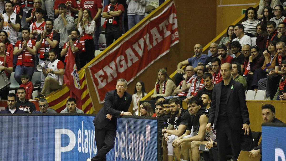 Fernando San Emeterio, Txus Escosa i Moncho Fernández, durant el Girona - Burgos de la temporada passada