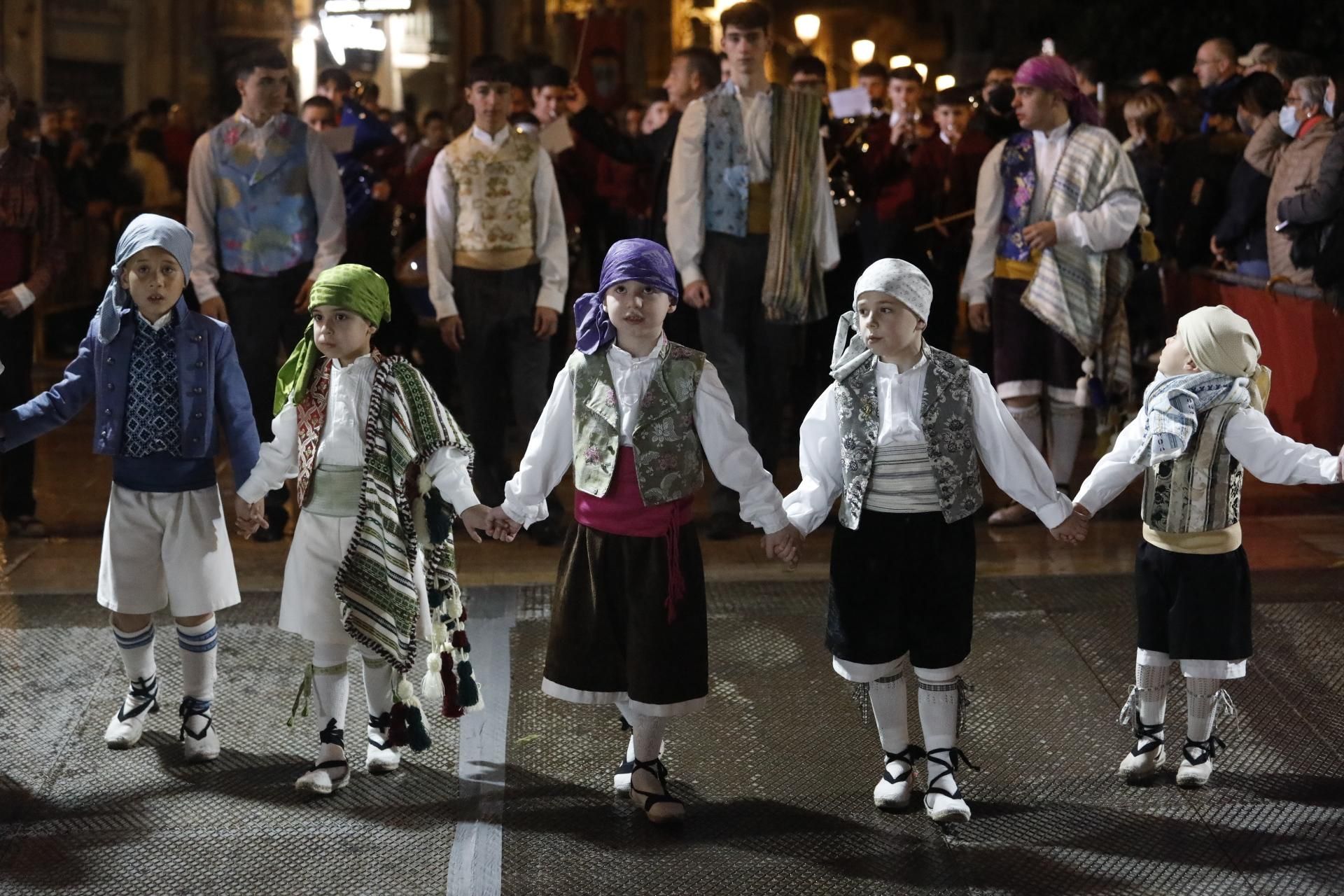 Búscate en el primer día de ofrenda por la calle Quart (entre las 22:00 a las 23:00 horas)