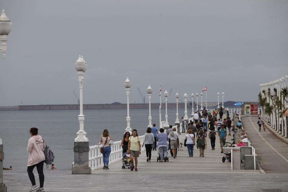 Mal tiempo en Gijón a finales de junio