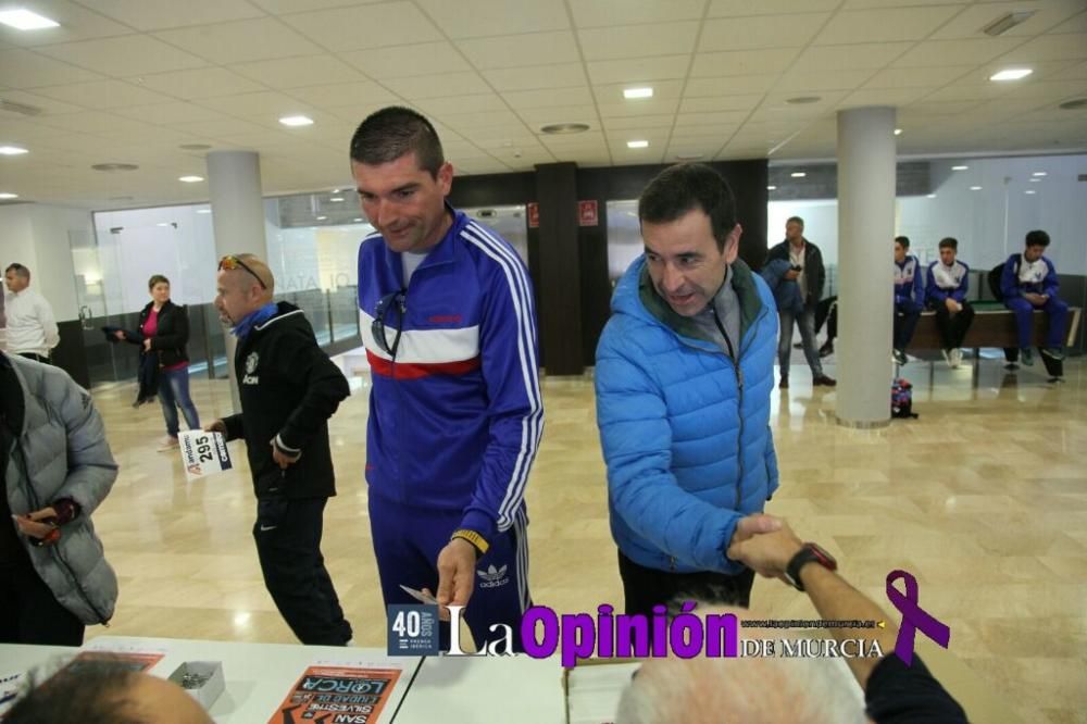 Recogida de dorsales, ambiente y salida de la XXXI Media Maratón Ciudad de Lorca