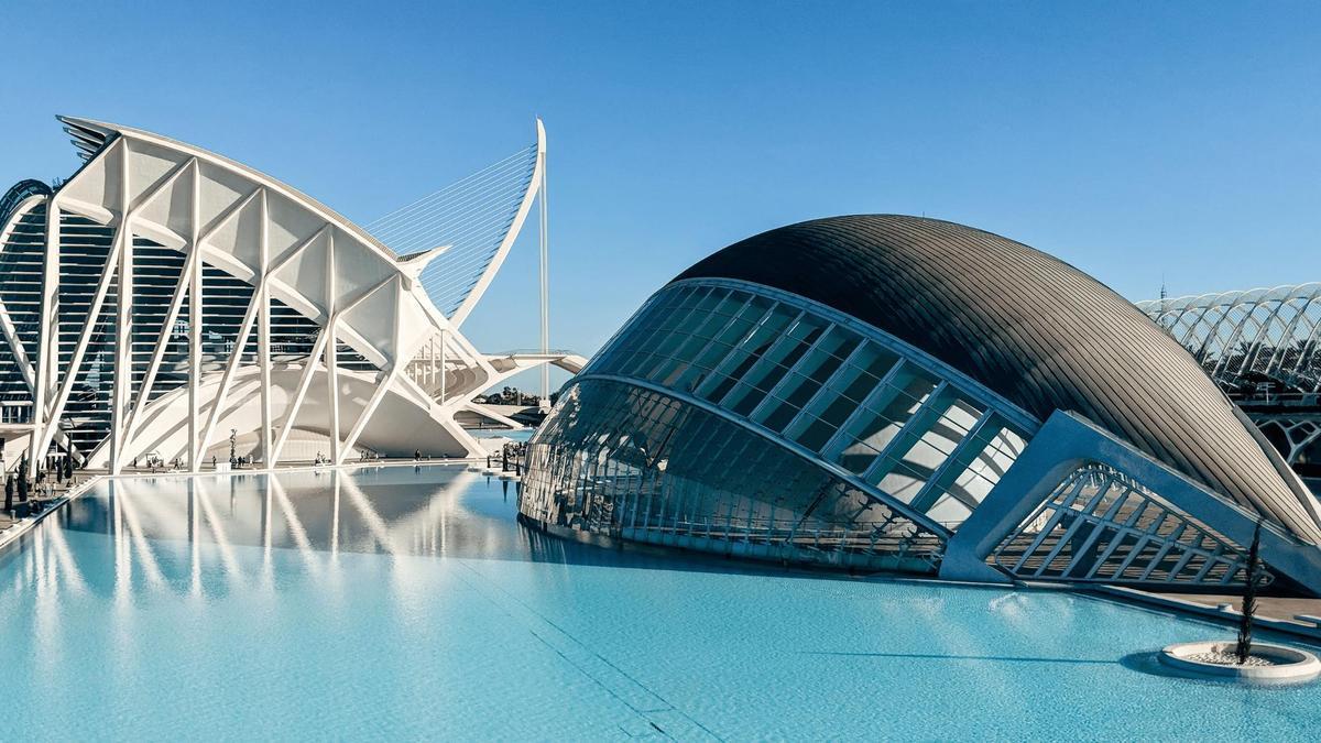 Ciudad de las Artes y las Ciencias, otro imprescindible que ver en València.