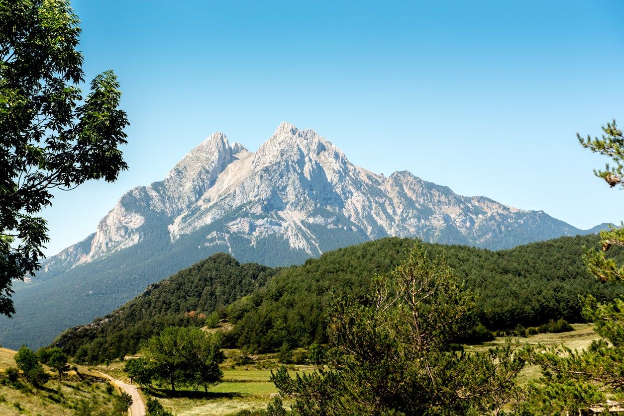 Pedraforca, Gisclareny, pueblo más pequeño de Cataluña