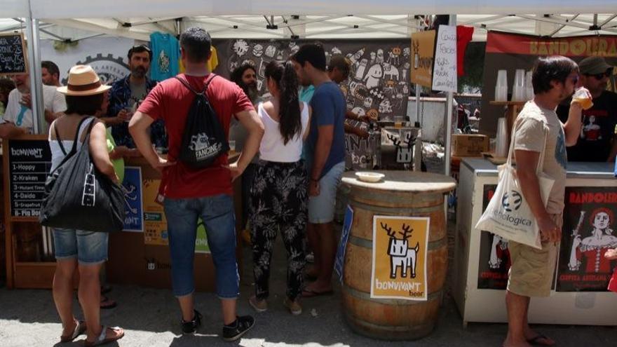 Imagen de archivo de una feria de cerveza artesana en Málaga.