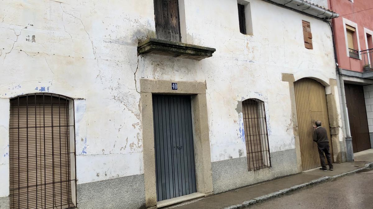 Calle del Matadero. Con su puerta para carros.