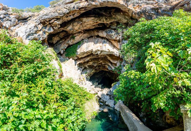 Cueva del Gato.