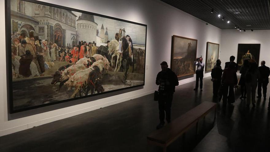 Visitantes en el Museo Ruso de Málaga.