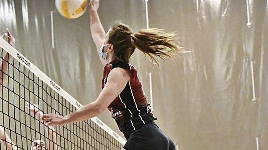 Un set allunya el Volei Manresa femení de les fases d&#039;ascens a Primera Nacional