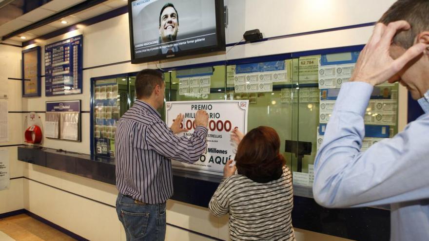 Administración de lotería del centro comercial Los Fresnos.