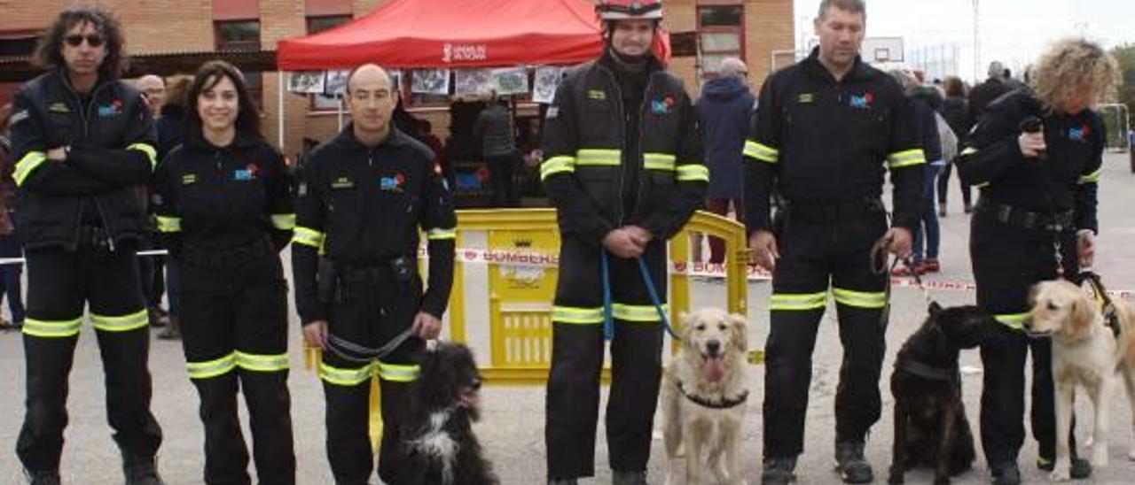 Los bomberos recaudan 7.000 euros para el tratamiento de Aitor