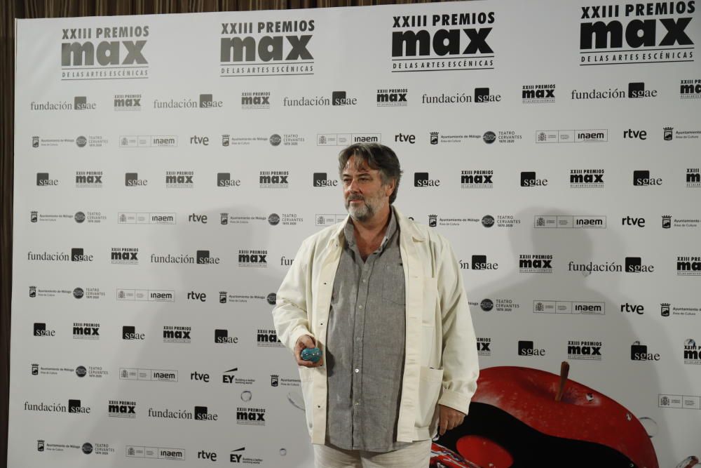 Candidatos, presentadores e invitados a los galardones desfilaron por la 'alfombra roja invisible' del AC Málaga Palacio