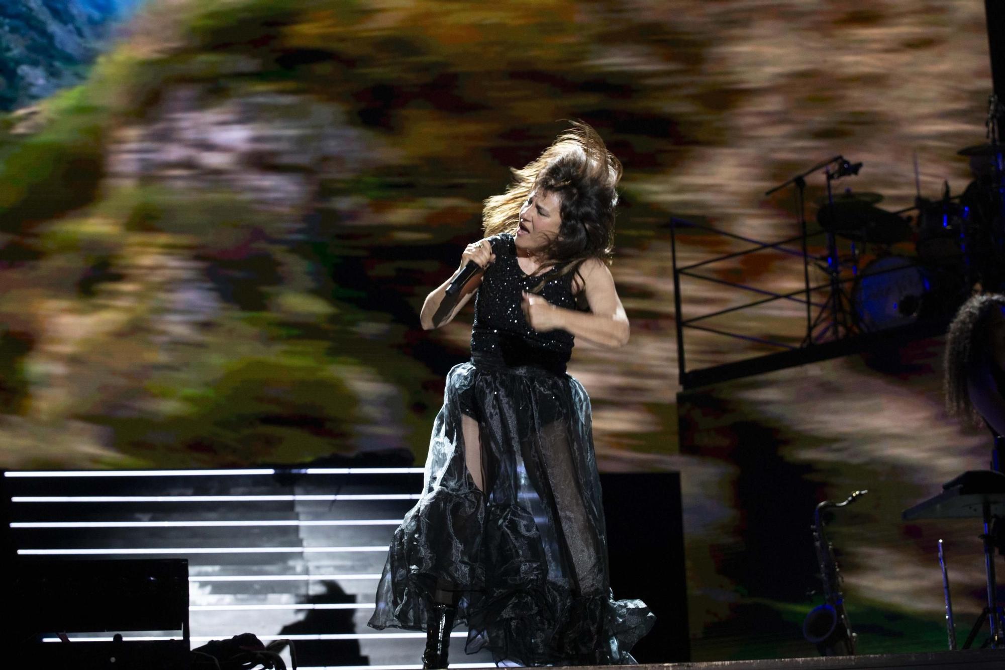 Amaral arrasa en Alicante con su "Dolce Vita"