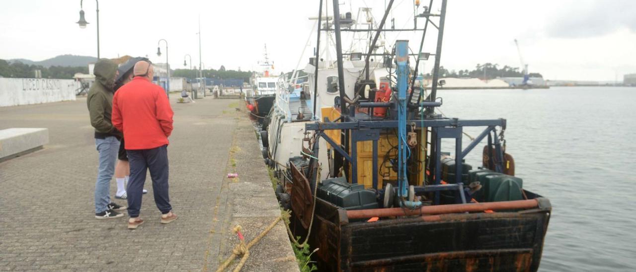 El “Lokumbo”, atracado en el puerto de Vilagarcía. |   // NOÉ PARGA