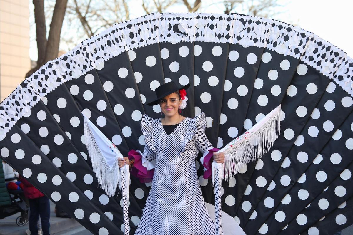 Miles de personas han vuelto a disfrutar del desfile de Carnaval de Toledo que ha llenado de color las calles de la ciudad