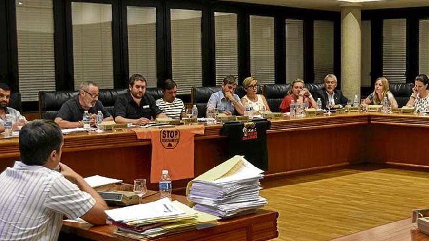 Una sesión plenaria en el ayuntamiento de Calvià.