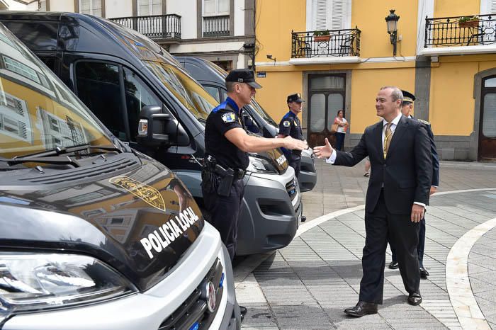 Entrega de Honores y distinciones por el día de ...