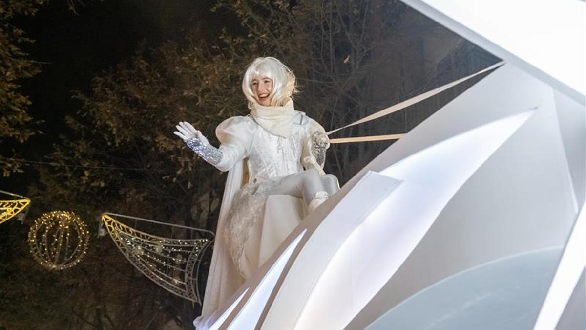 Vuelve Polaris, encargada de traer la luz de la Navidad a Mataró