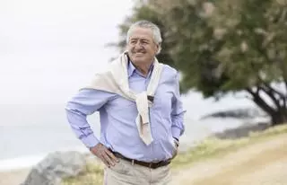Paco Martínez, exfutbolista del Barça i exalcalde de Portbou: "Jugava amb botes usades de Cruyff; 'abans de llençar-les, dona-me-les'", li deia