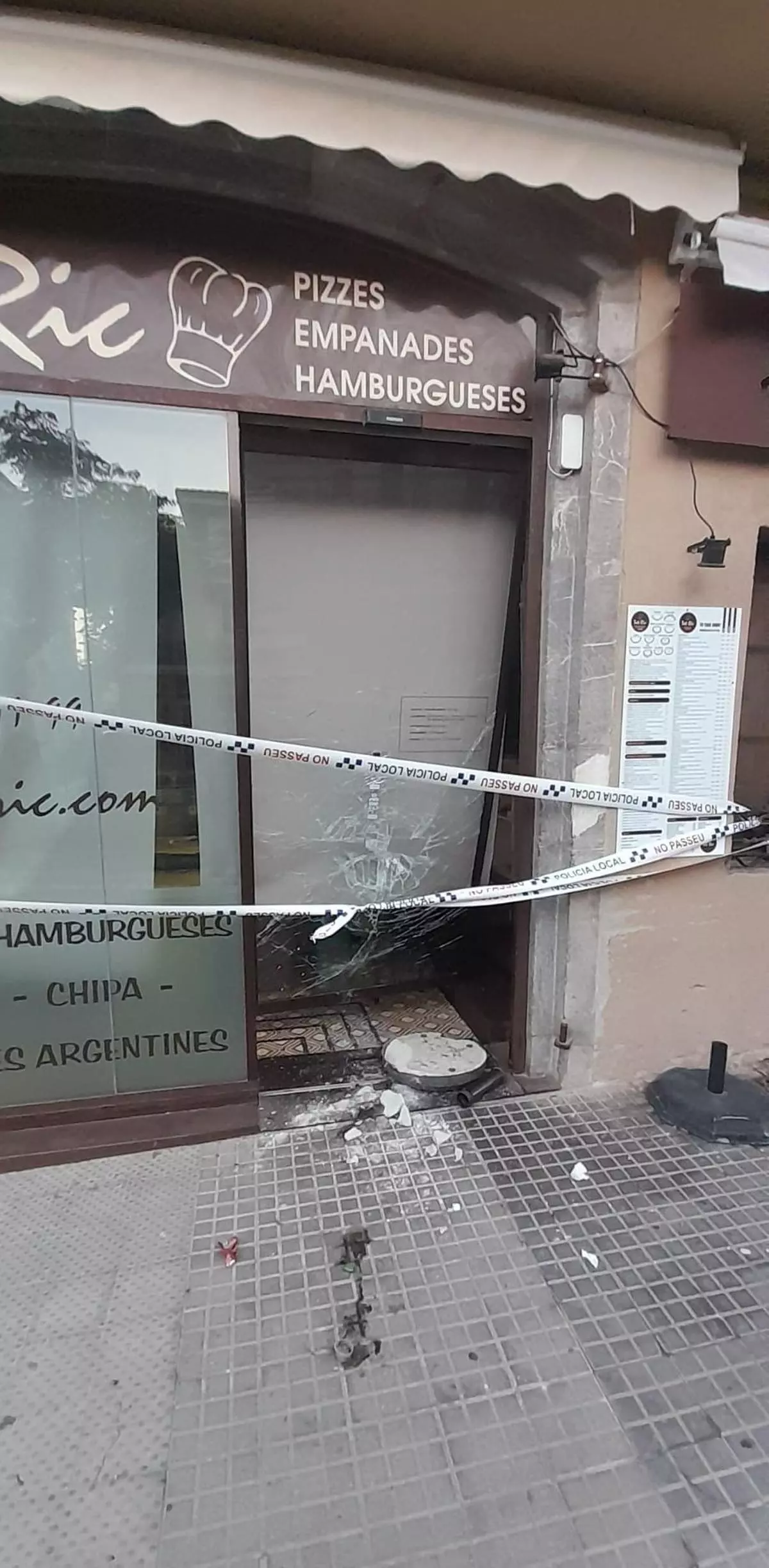 Detenen un home per rebentar l'accés i robar en un restaurant de Torroella