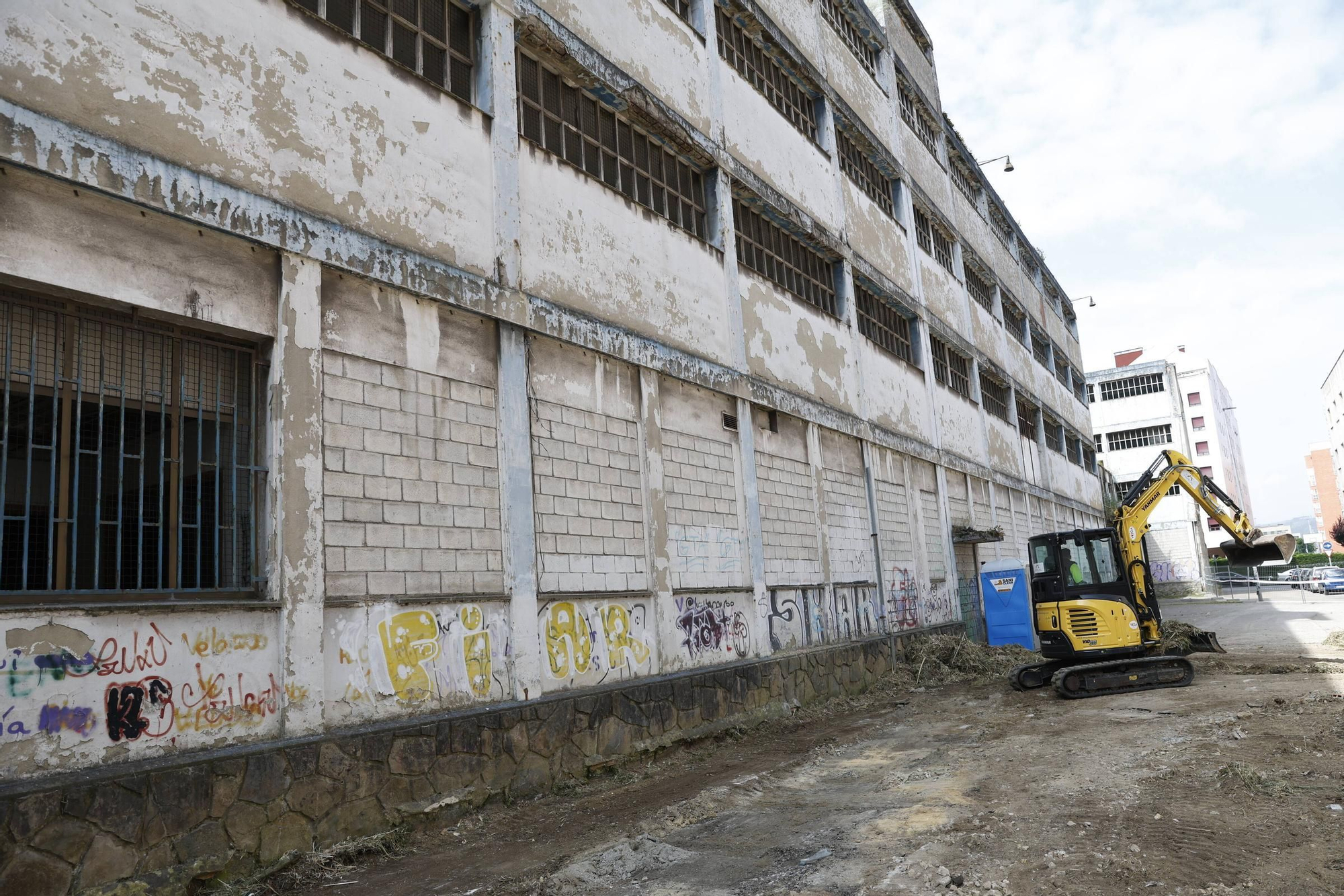 Así avanza la demolición de la nave de Flex