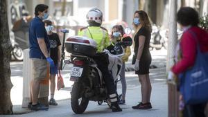 zentauroepp53238799 barcelona   26 04 2020  sociedad   un agente de los mossos d200426162617