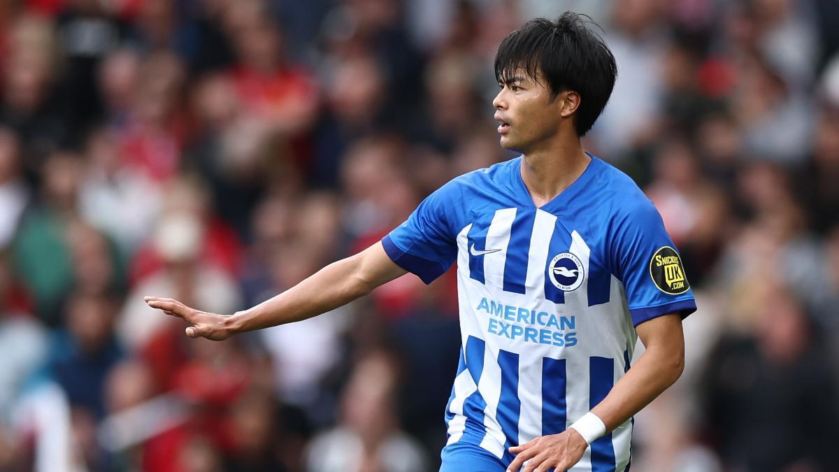 Kaoru Mitoma, en una acción contra el Manchester United