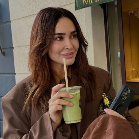 El secreto de estilo de Vicky Martín Berrocal para arreglar un look básico: puedes recrearlo con piezas de tu armario