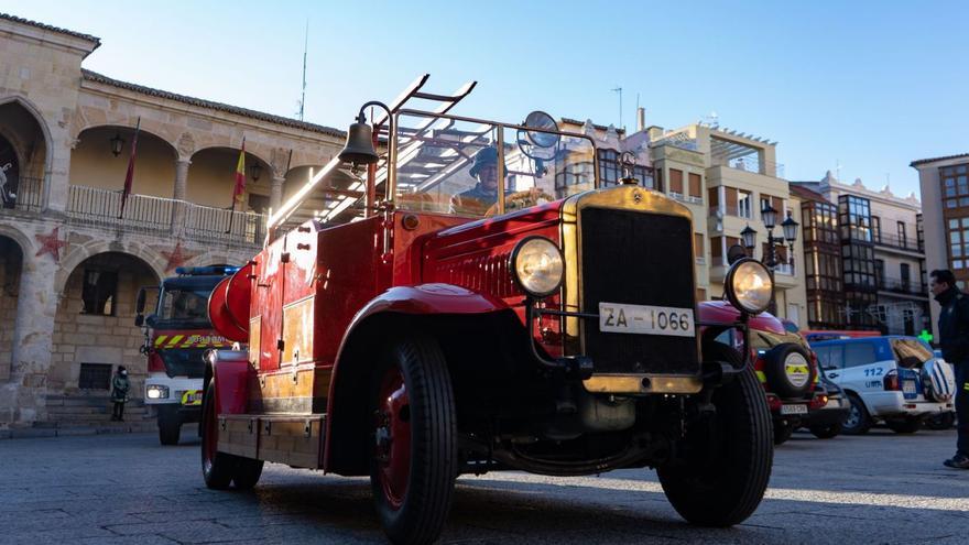 Zamora recupera su primer camión de bomberos, que data del año 1934