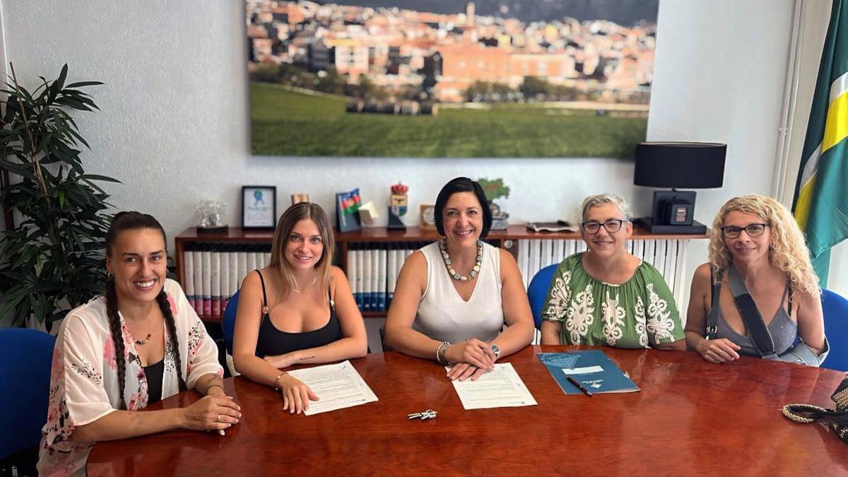 Signatura de conveni entre l’Ajuntament i Bigotis del Camí