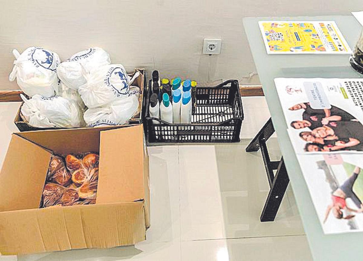 Lotes de alimentos e higiene.