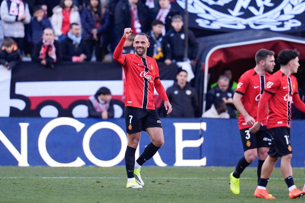 Vedat Muriqi celebra un gol con el Mallorca.