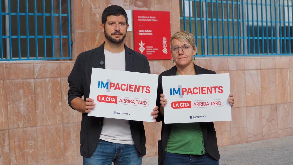 Carles Esteve y Papi Robles presenta su campaña sanitaria en València.
