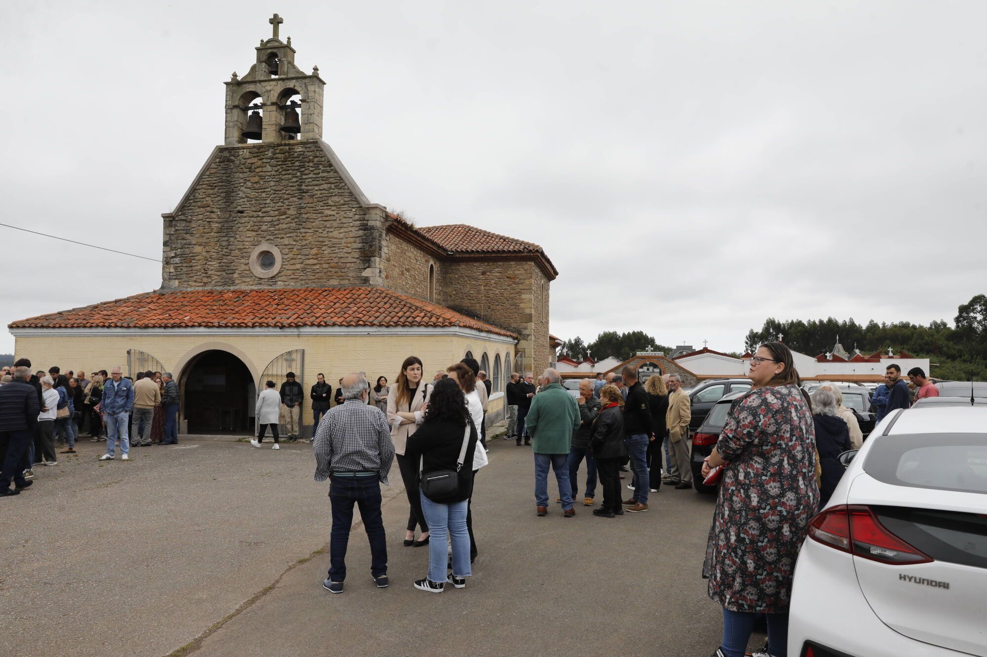 EN IMÁGENES: Funeral en Gozón por Pablo González Artime, uno de los fallecidos en el accidente de la nave ganadera de Coaña