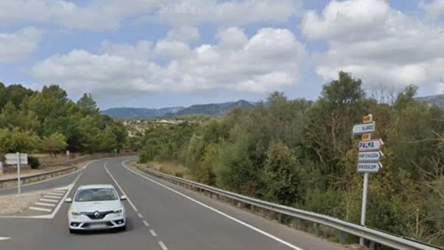 Vecinos afectados por la Via Verda de Alaró recogen firmas para cambiar el trazado