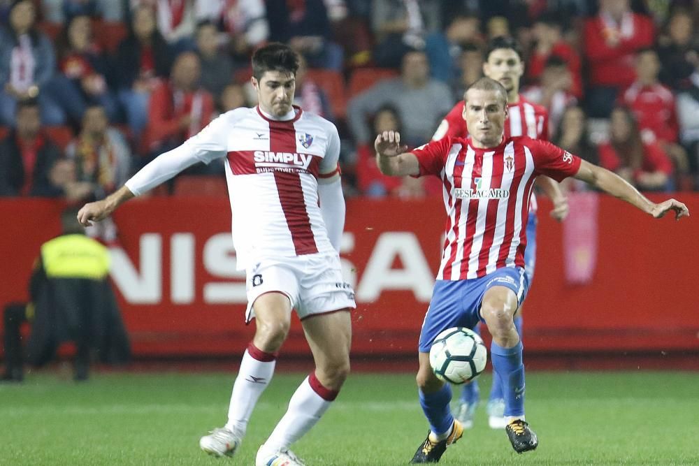 El partido entre el Real Sporting y el Huesca, en imágenes