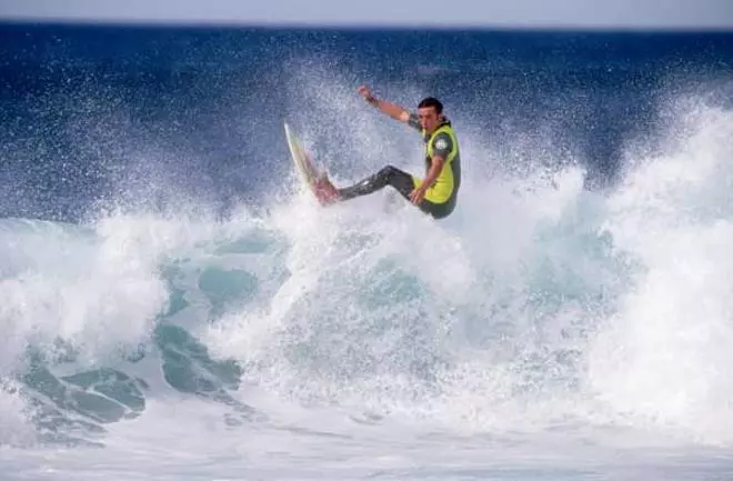 Playas en las que practicar surf en España