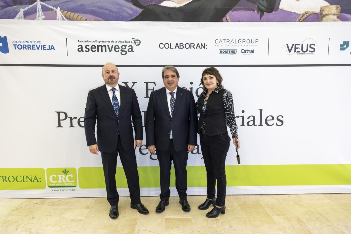 Así fue la entrega de premios empresariales de la Vega Baja Asemvega en Torrevieja, en imágenes