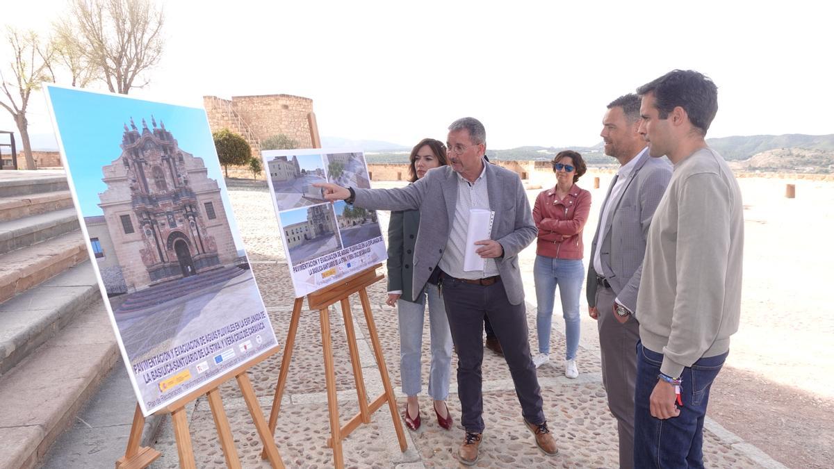 El alcalde de Caravaca de la Cruz presenta el proyecto.