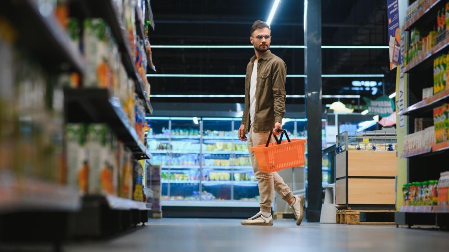 Únete a la moda de ligar en el supermercado: HiperDino te abre sus puertas de 6 a 7 de la tarde