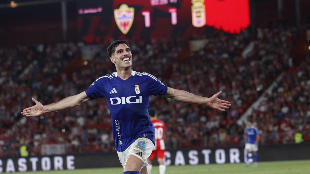 EN IMÁGENES: Así fue el primer partido del play-off entre el Almería y el Real Oviedo