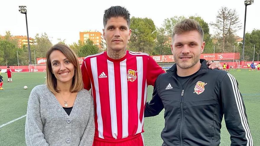 La presidenta, Ruth Guerrero, David Batanero i l'entrenador, Ferran Costa, d'esquerra a dreta