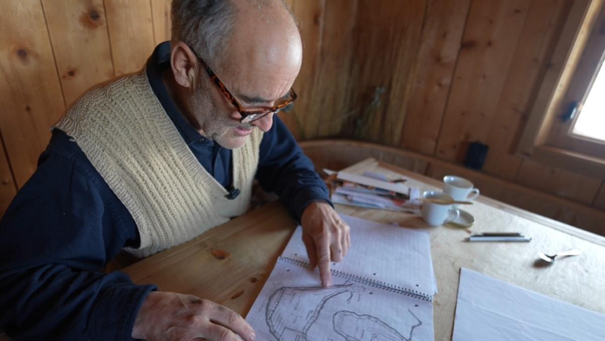 Tras una juventud agitada, Ulrich estudió arquitectura en Innsbruck (Austria); fue un estudiante brillante y comenzó a trabajar como arquitecto.