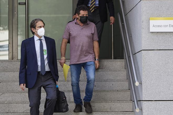 Dos de los tres acusados por el naufragio del "Villa de Pitanxo· acuden a la Audiencia Nacional a recoger (ahora sí) la notificación de apertura del juicio oral