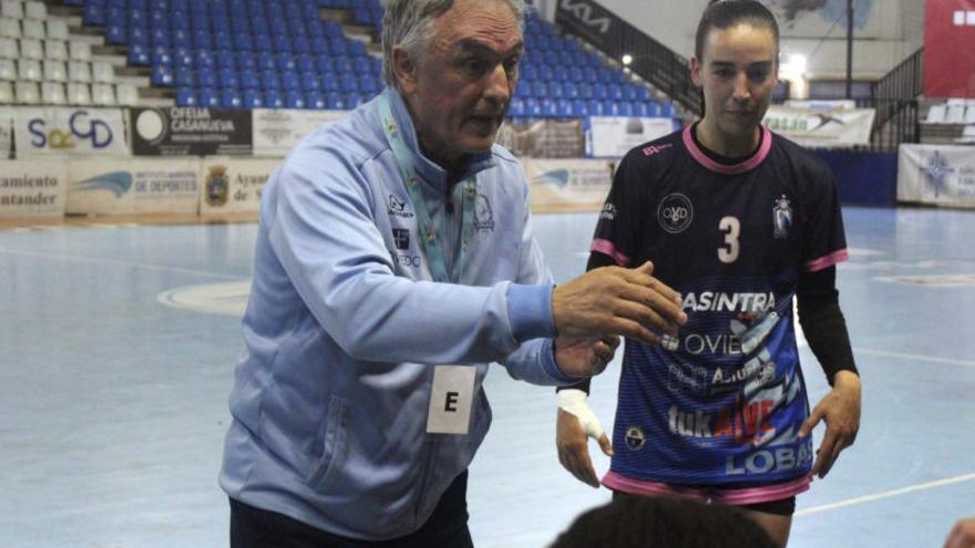 Las Lobas reclaman "el oxígeno del público" en el partido vital por el ascenso ante el Zuazo