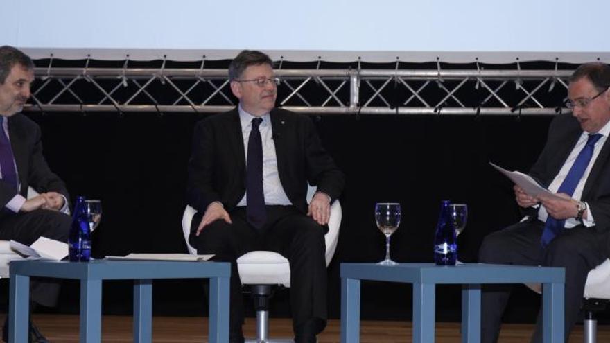 Luis Miguel Gilpérez, presidente de Telefónica España, Ximo Puig, jefe del Consell, y Juan Ramón Gil, director general de contenidos de este diario